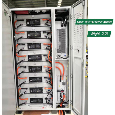 215KWh LiFePo4 batterie 100KW armoire de BESS extérieure avec refroidissement liquide et puissance nominale de 2,2 T